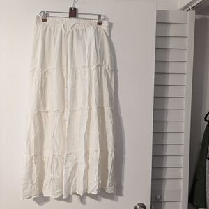 Attyre New York Chic White Tiered Maxi Skirt